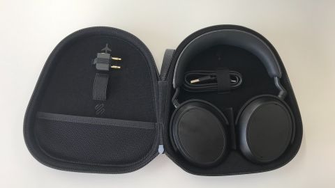 Sennheiser Momentum 4 Wireless vs Sony WH-1000XM5: which noise ...