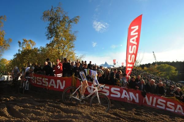 Stybar slices through the sand