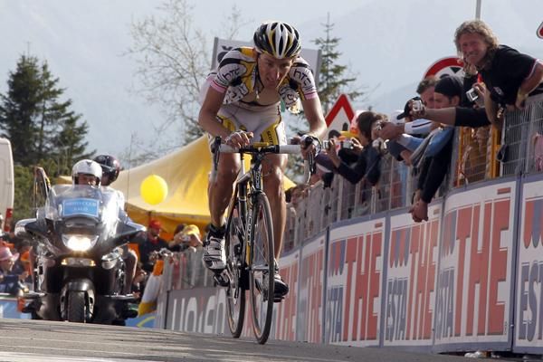 Marco Pinotti (HTC-Columbia) finishing