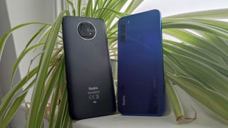 Xiaomi Redmi Note 8T (rechts) en 9T (links)