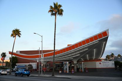 Union 76 Googie-style petrol station