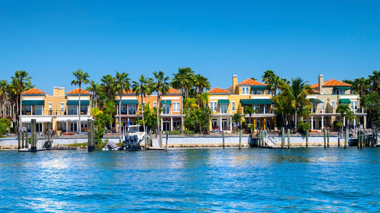 house in Tampa along the water