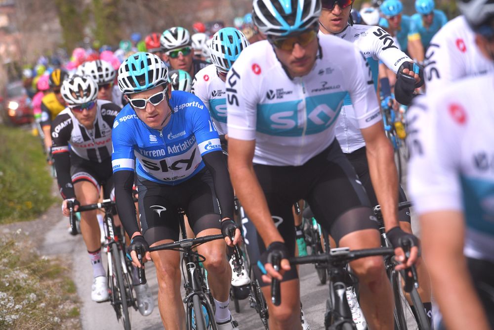 Geraint Thomas tucked into the Team Sky Train