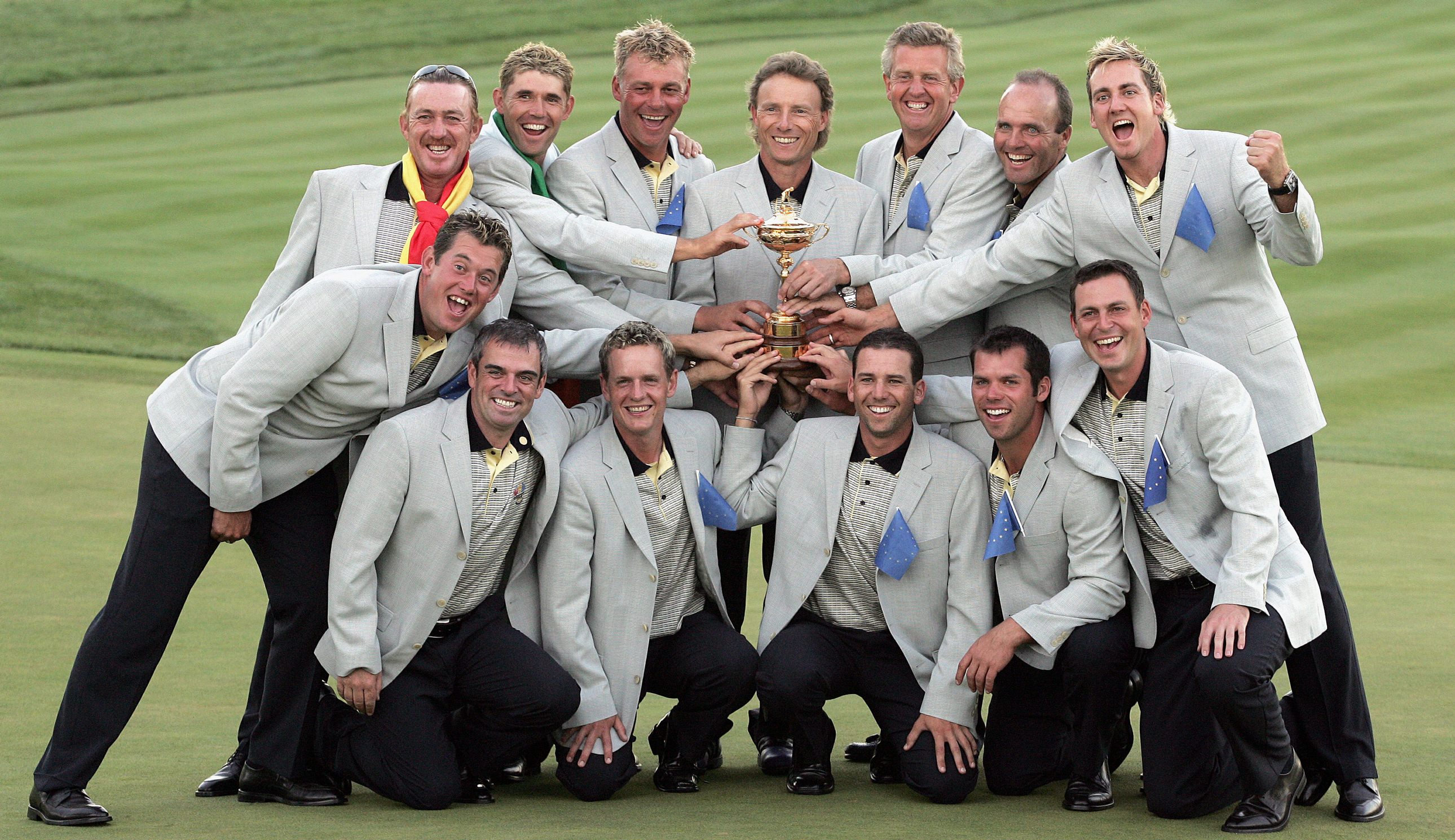 Team Europe pose with the Ryder Cup in 2004