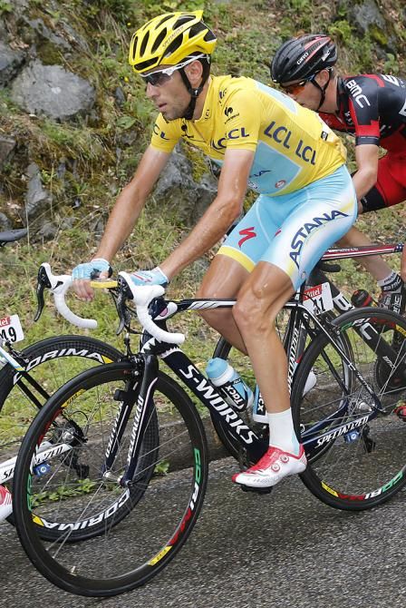 Vincenzo Nibali in his last day in the maillot jaune, for at least one stage