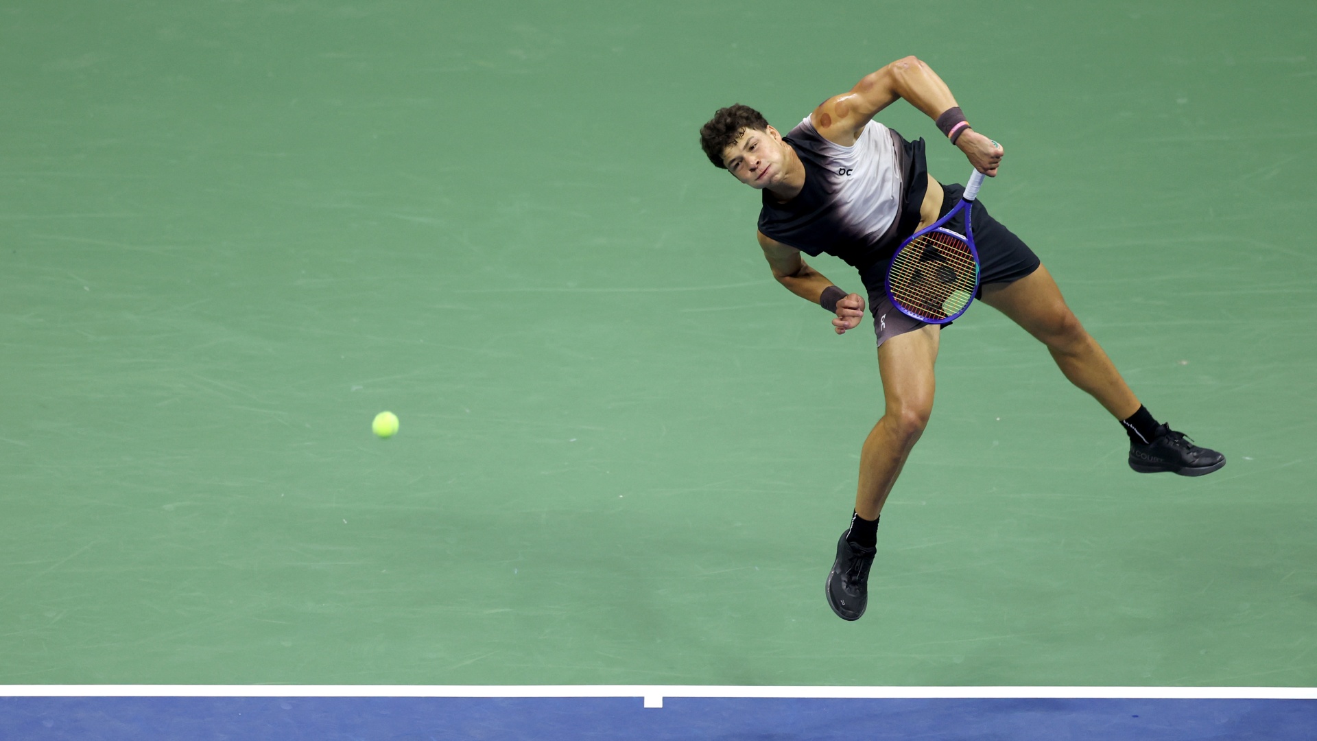 Ben Shelton serving at US Open 2026