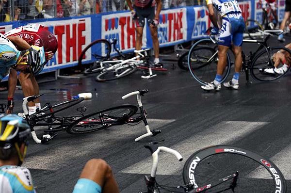 Bikes everywhere in the race finale.