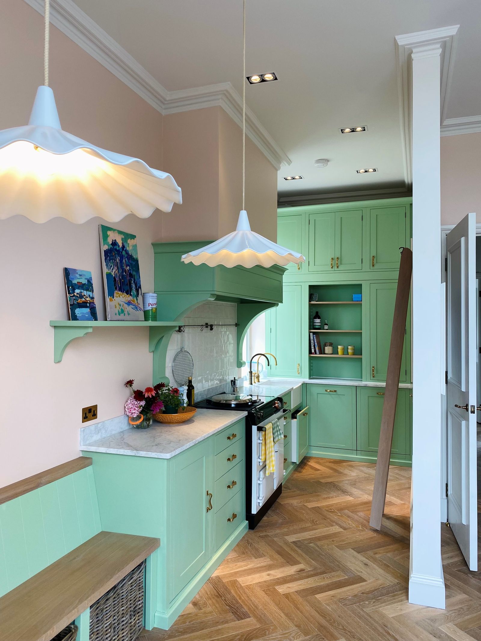 Should your kitchen cabinet color match your kitchen walls? | Homes and ...