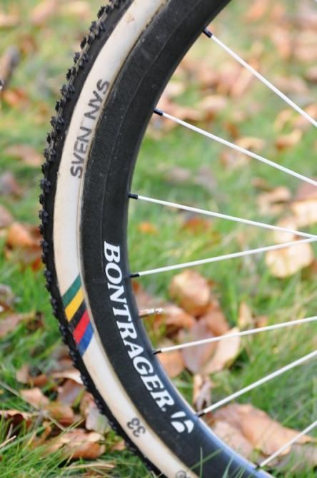The tubular rims on his disc-equipped bike were wider than on the rim brake machine, providing a more stable platform for the tyre.