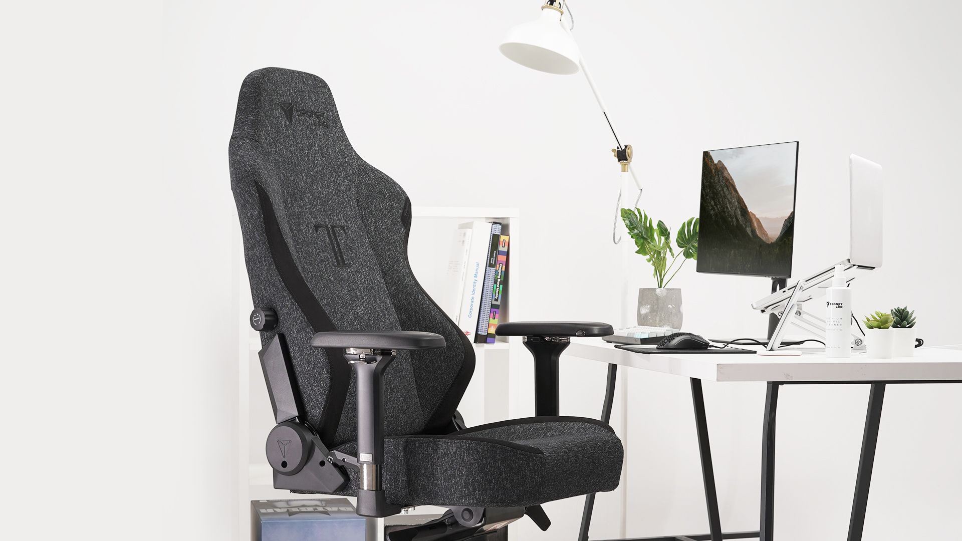 Secretlab Titan vs Razer Iskur Which premium gaming chair is best for you? T3