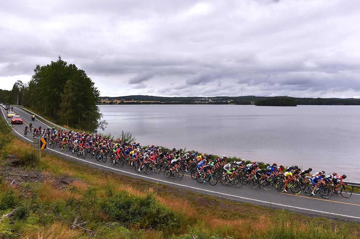 The peloton on stage 1 of the Ladies Tour of Norway