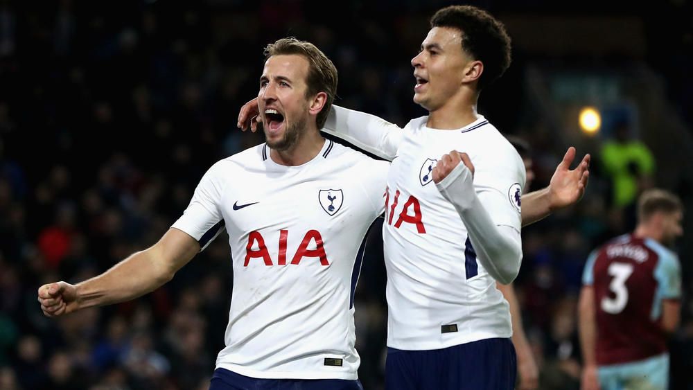 Harry Kane and Dele Alli celebrate together