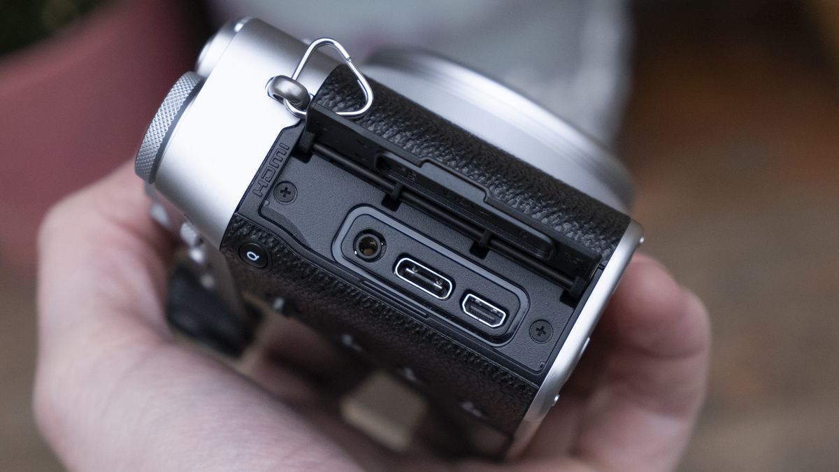 Fujifilm X100V