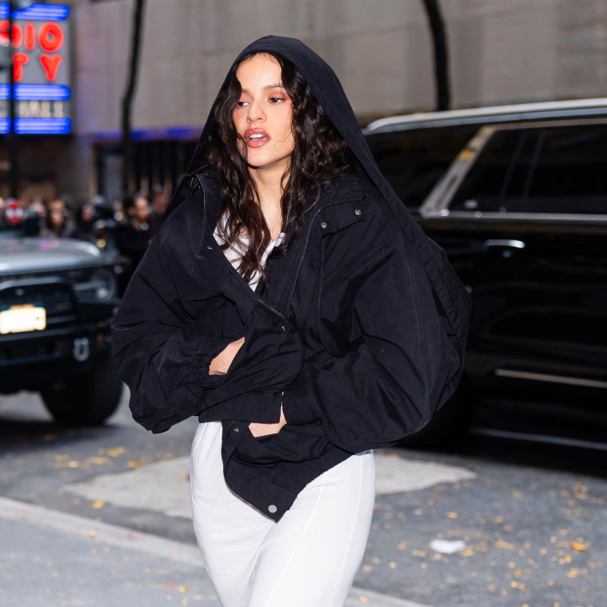 Listen Closely: Off-Duty It Girls Are Trading Their Sweatshirts for This Jacket Trend Instead