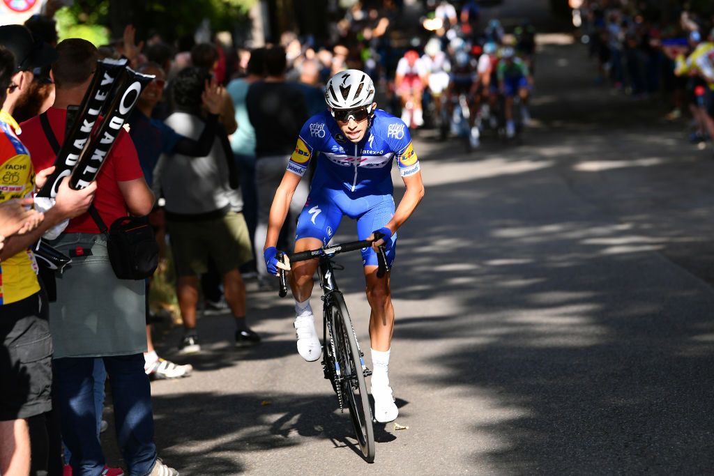 Remi Cavagna (Quick-Step Floors) was the last rider caught