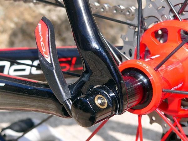 Beefy Roval skewers incorporate brass bushings for smooth operation.