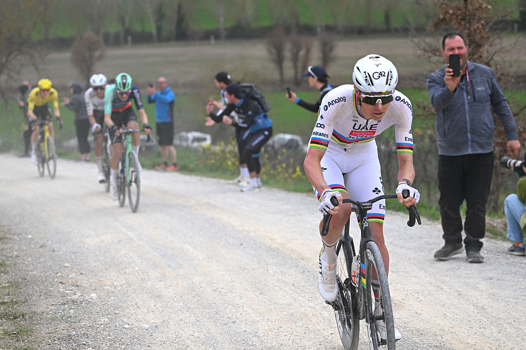 Strade Bianche Men LIVE - Tadej Pogačar attacks 80km from the finish in search of record-breaking fourth victory 