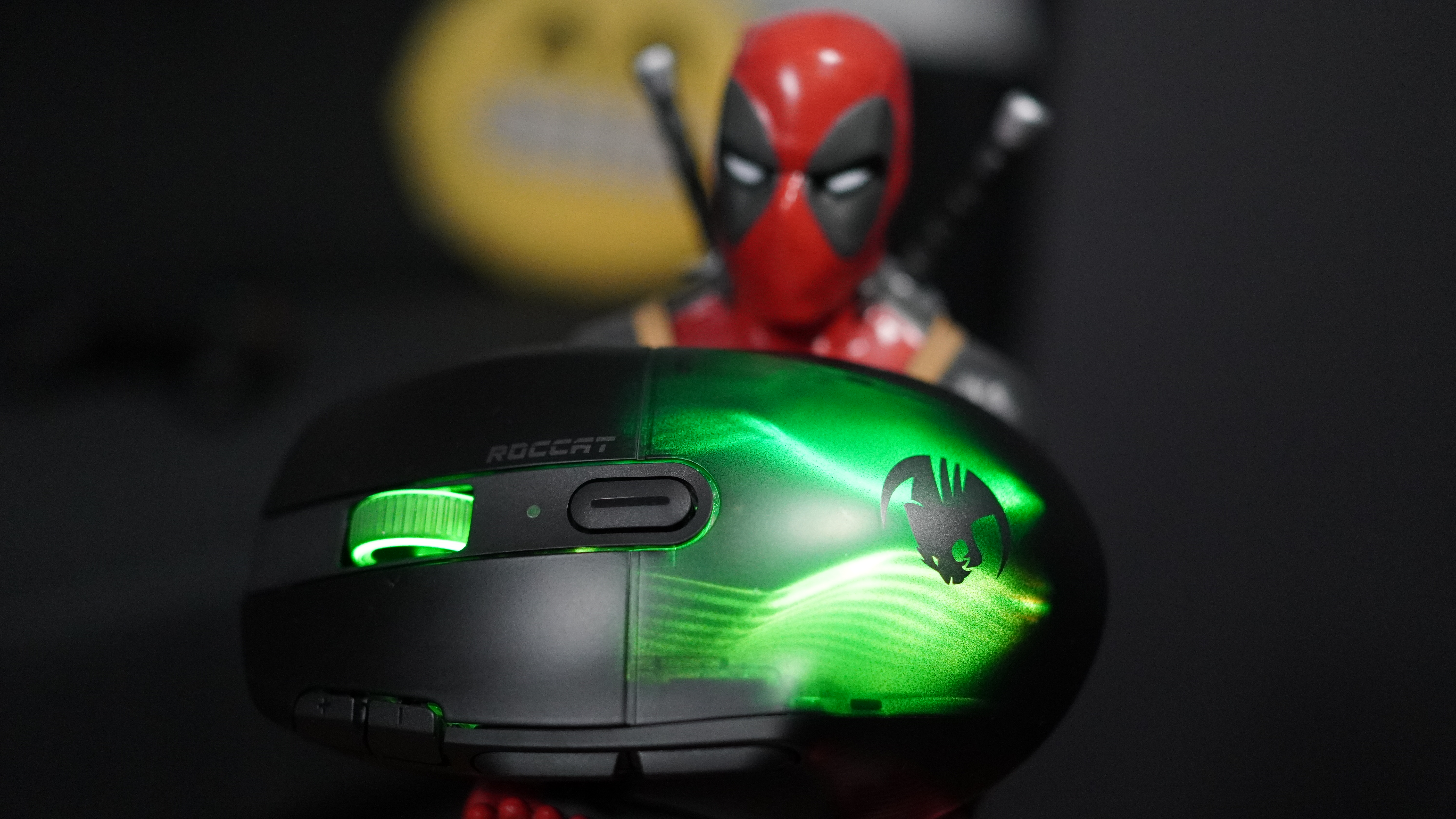 Roccat Kone XP Air mit Deadpool