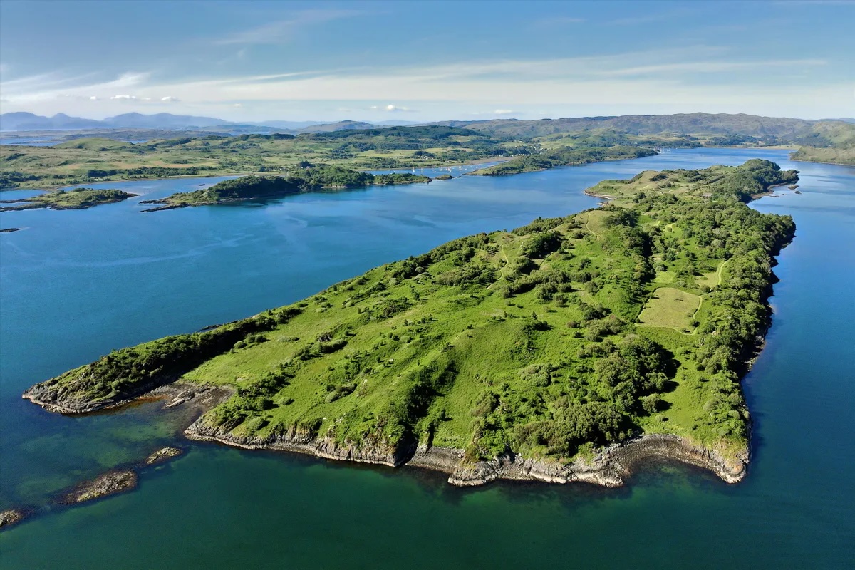 A view of the island of Eilean Righ from a helicopter