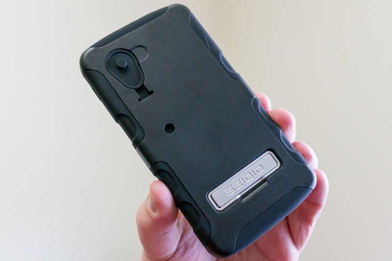 Seidio Convert with kickstand