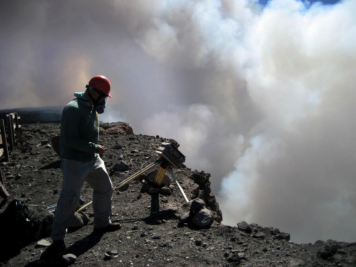 Q&A with Hawaii's Volcano Monitor | Kilauea Live Pictures | Live Science