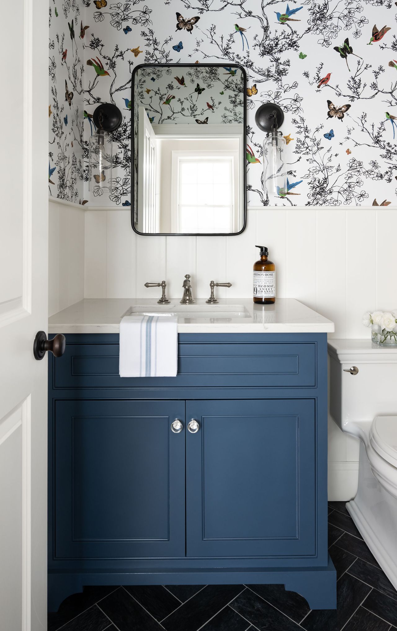 Powder room vanity ideas: 10 design rules for this small space