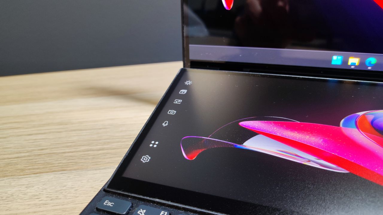 Asus Zenbook Pro 14 Duo OLED (UX8402)