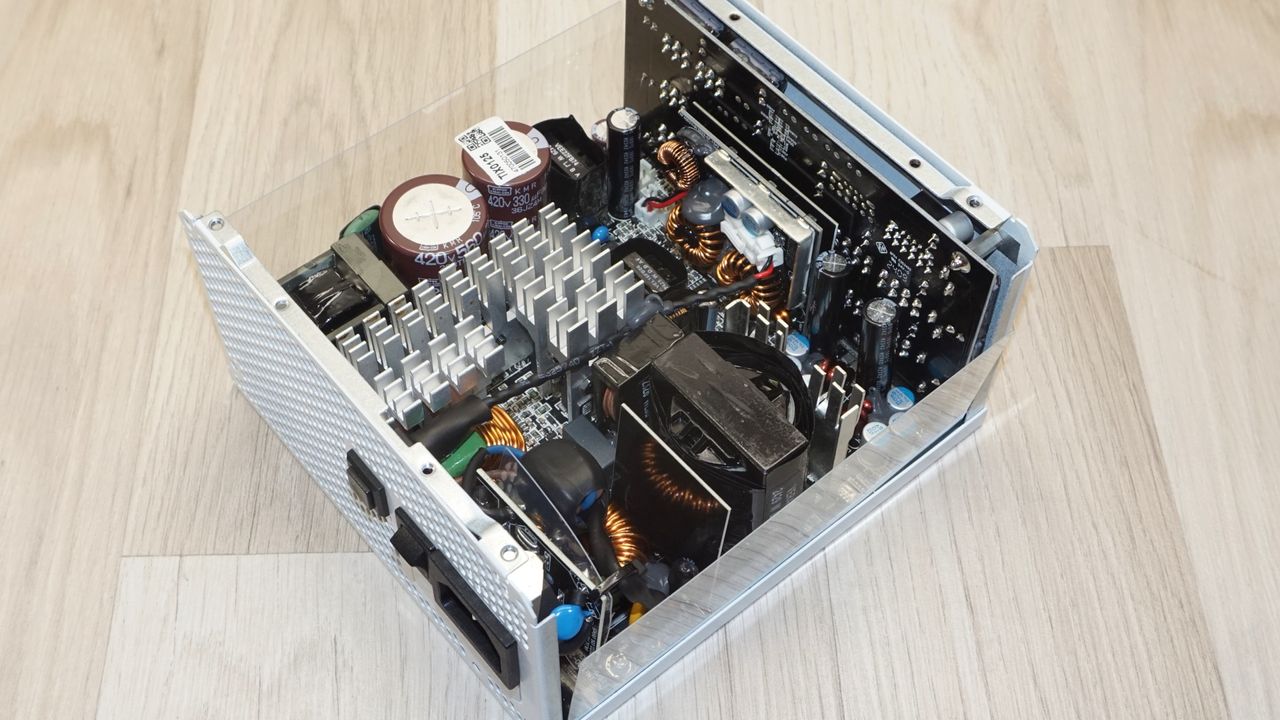 Montech Titan PLA 1000W PSU