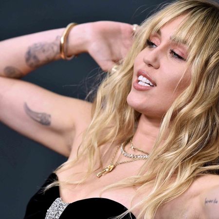Hair, Blond, Beauty, Arm, Model, Long hair, Muscle, Photo shoot, Singer, Mouth, 