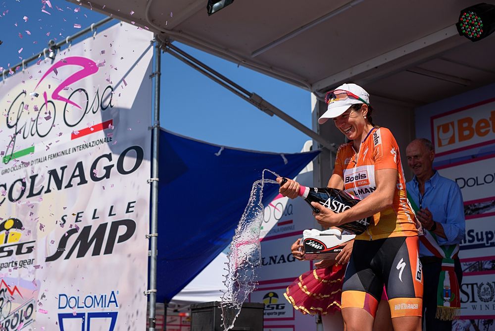 Evelyn Stevens (Boels-Dolmans) wins stage 6 at Giro Rosa
