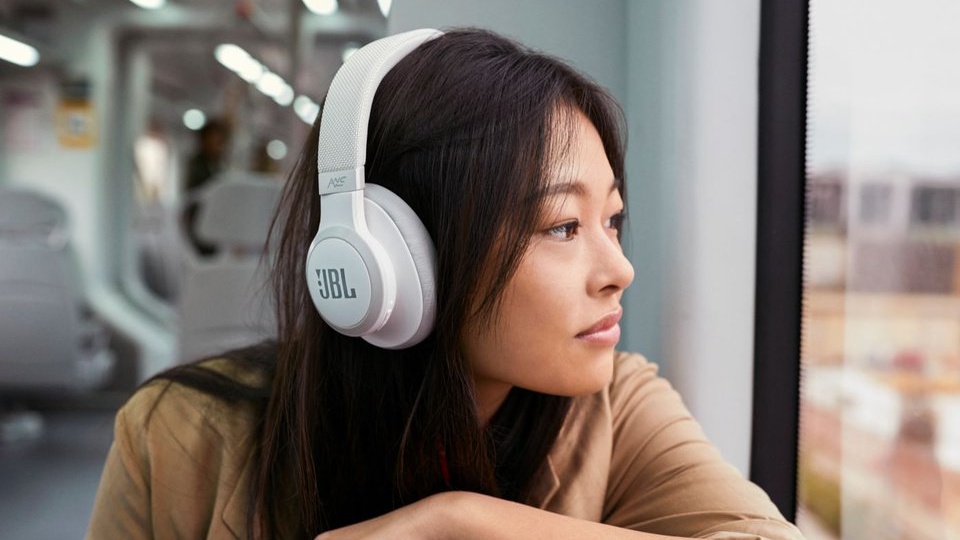 best cheap noise-cancelling headphones: JBL Live 650BTNC