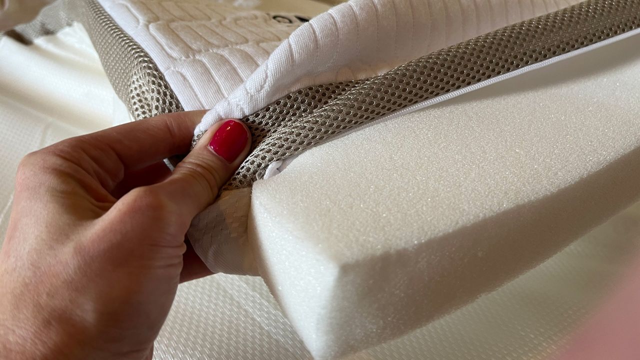 REM-Fit Halo memory foam topper