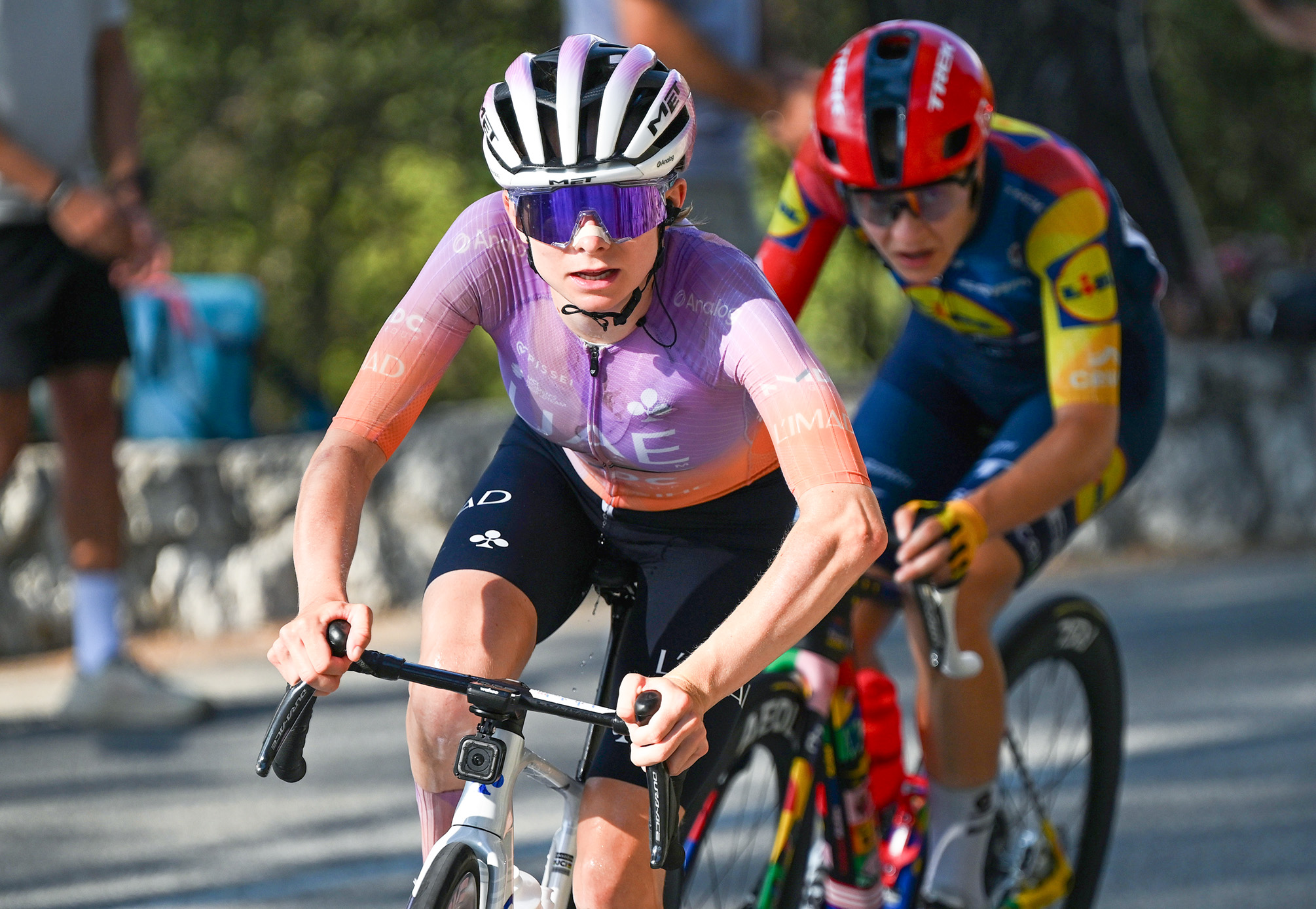 Ma&euml;va Squiban racing in the breakaway with Loes Adegeest on the penultimate stage of the Tour de France Femmes in Nice