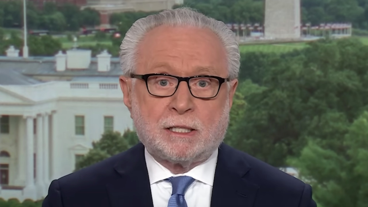 Internet Has A Laugh As CNN's Wolf Blitzer Goes From Relaxing Sunday Cocktails To Breaking Major Presidential Election News