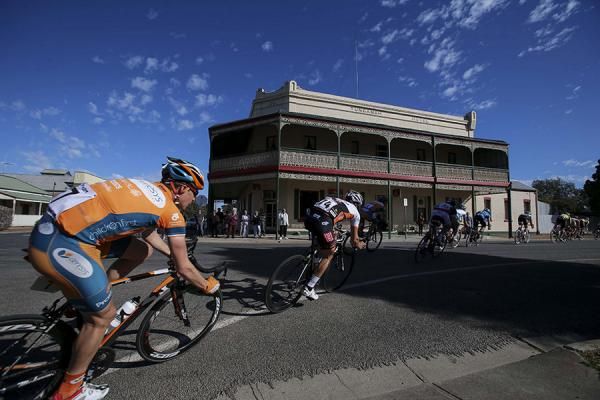 Action from stage 2 of the Tour of the Murray River