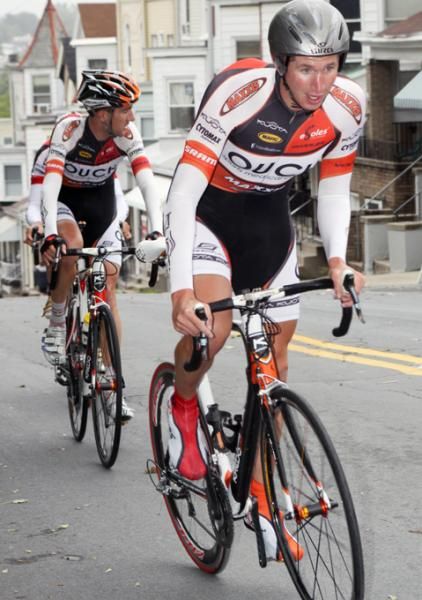 Jonathan Chodroff (Ouch p/b Maxxis) leads the team on the small hill.