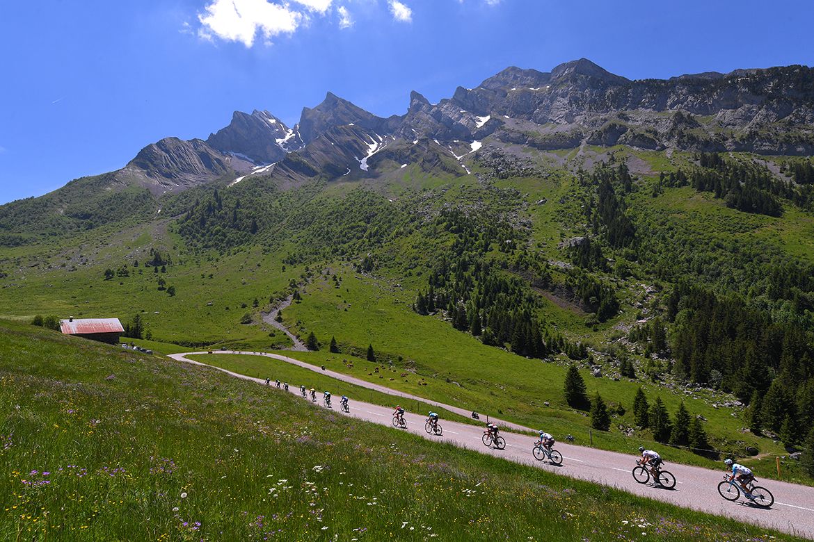 A thinned-out, lined-out peloton at the Crit&eacute;rium du Dauphin&eacute;