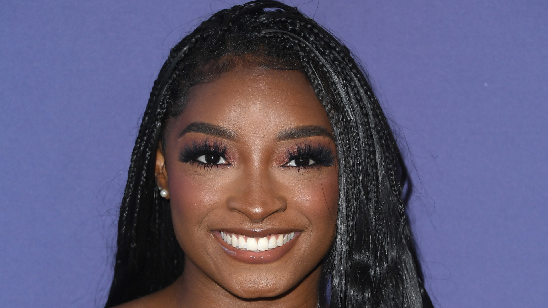 Simone biles headshot