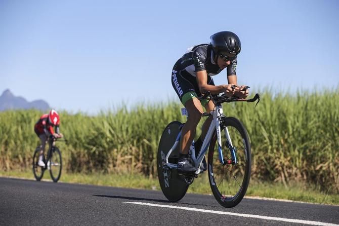 Katrin Garfoot (Pensar SPM Racing) rides to second place in Battle on the Border's TT