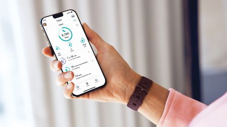 The Fitbit Charge 4 and the Fitbit app