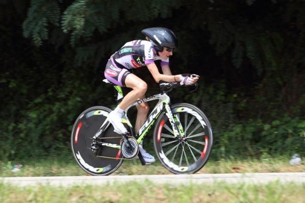 The 2010 Giro Donne Champion Mara Abbott (Diadora Pasta Zara) did not have enough to win the 2011 race against Vos.