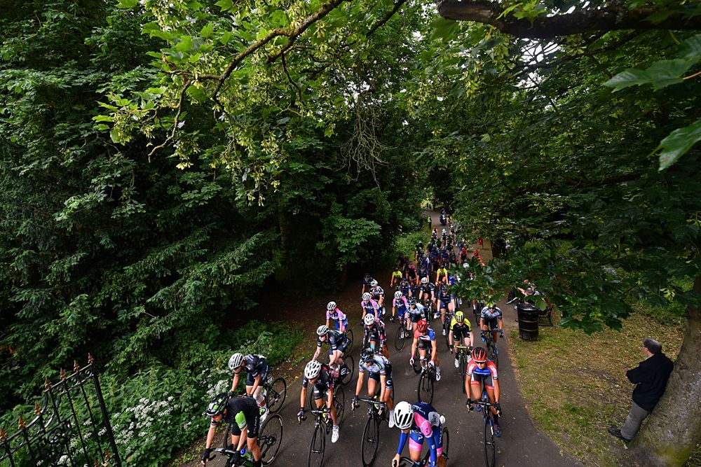 The peloton at the start of stage 2 of the OVO Energy Women's Tour