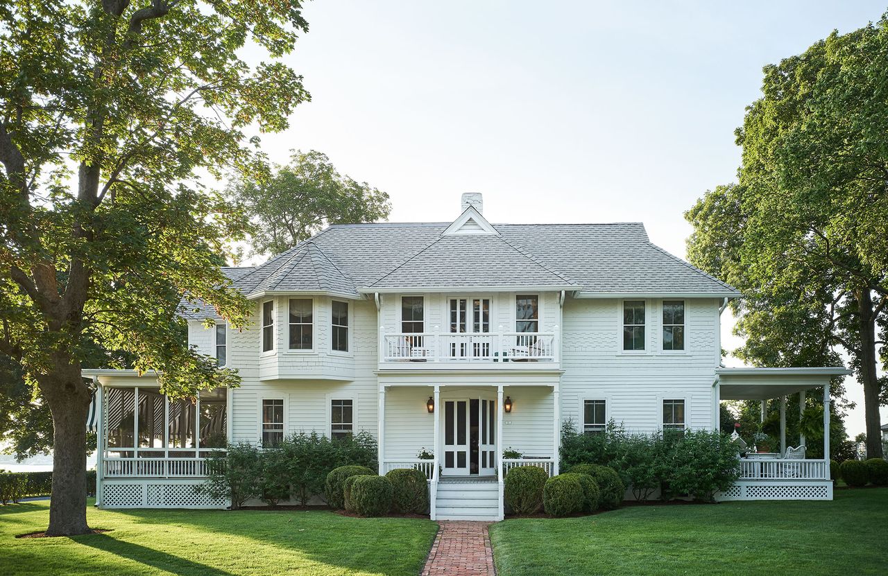 Tour designer Alfredo Paredes Shelter Island home