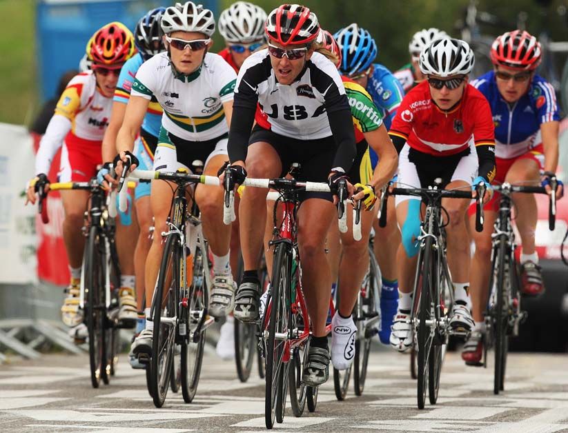 Kristin Armstrong leads the peloton in the 2008 road race