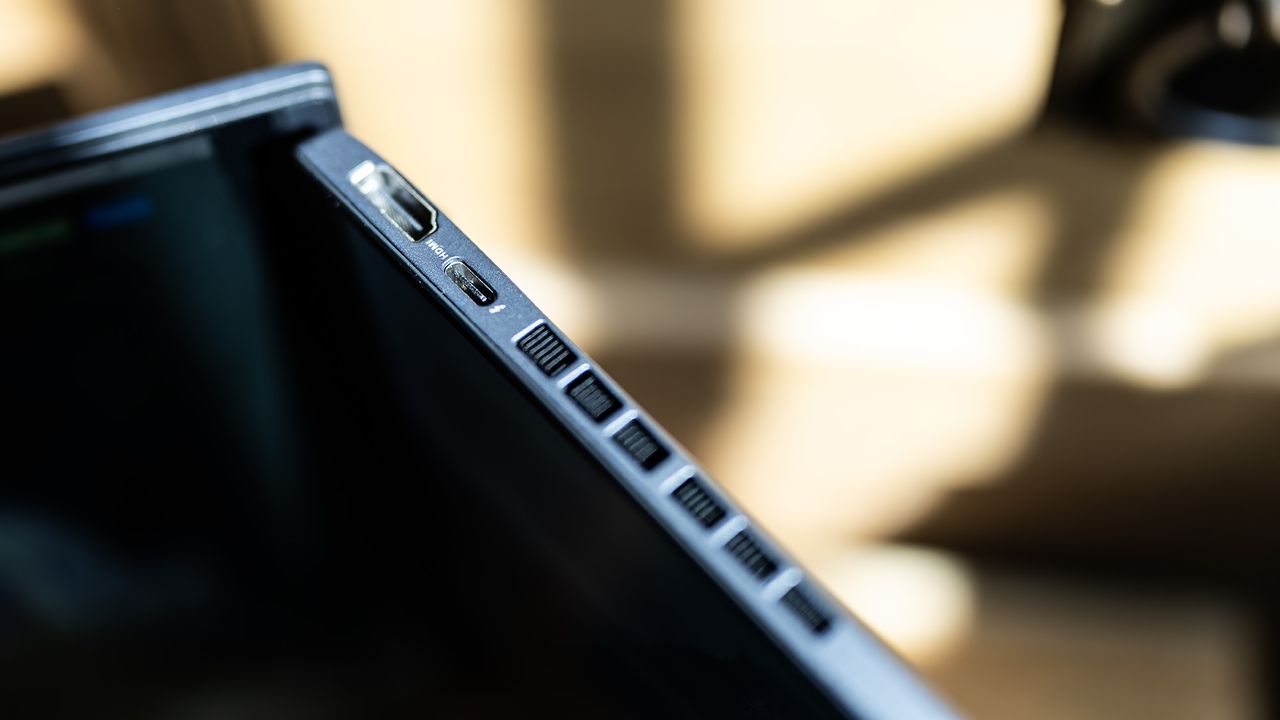 Asus ZenBook Duo 2025