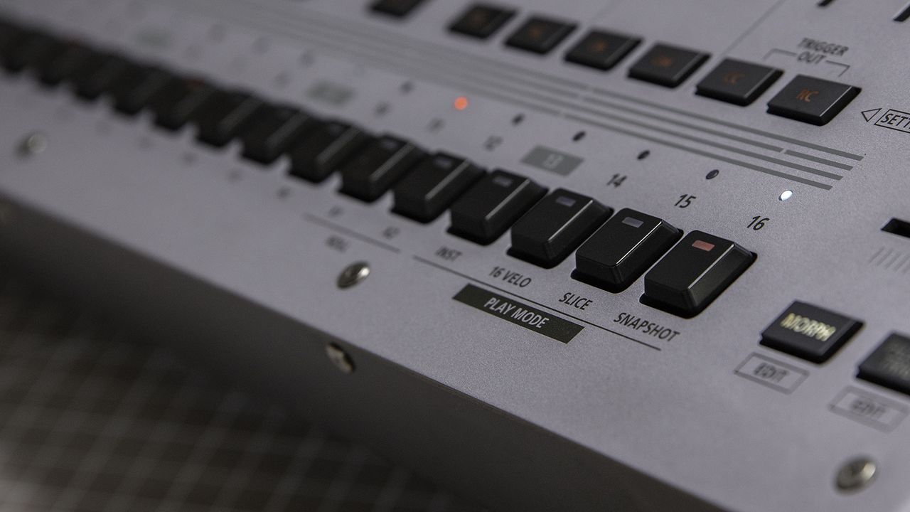 Roland TR-1000