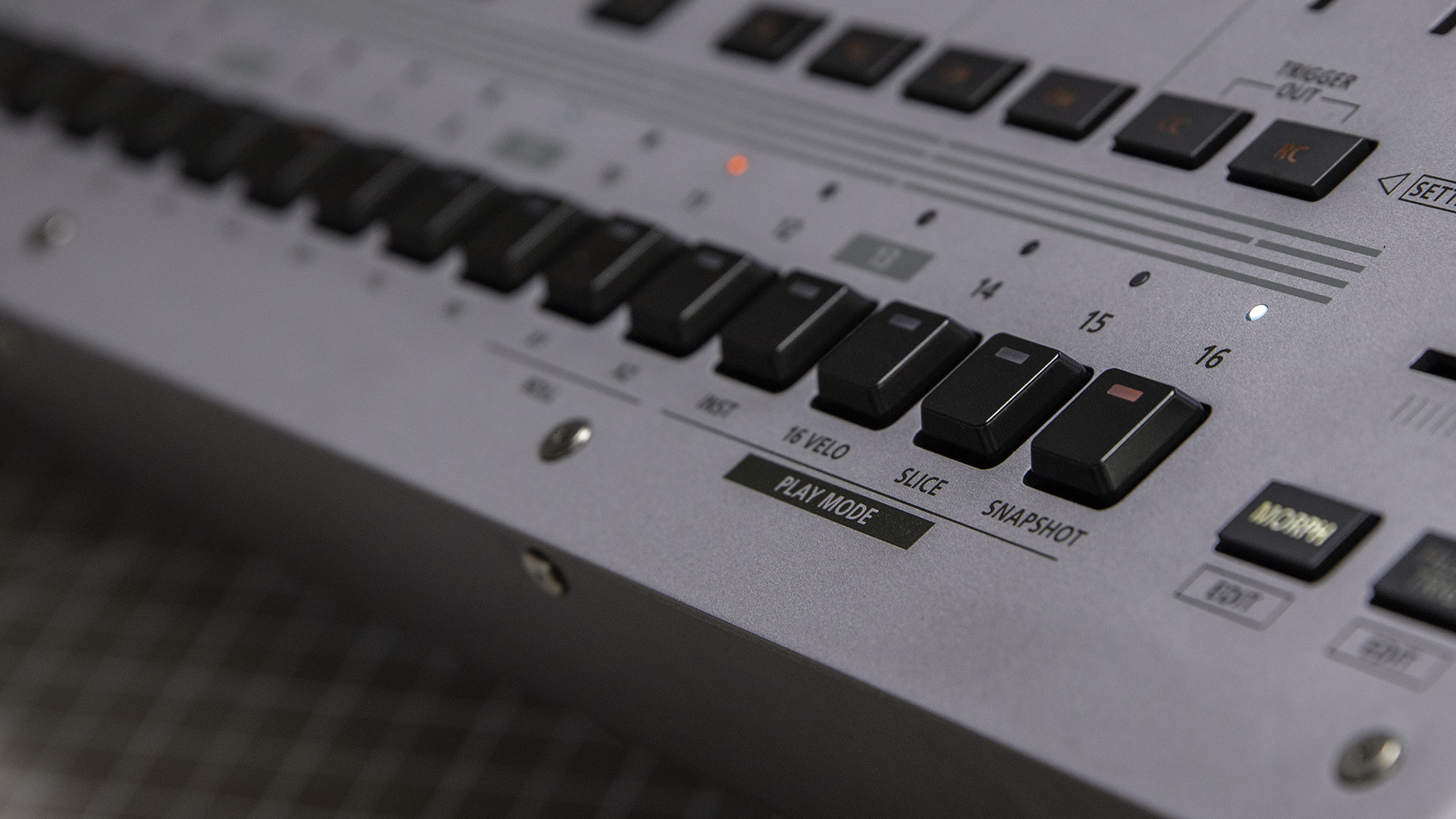 Roland TR-1000