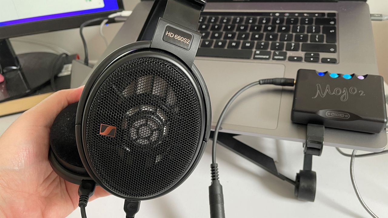 Over-ear headphones: Sennheiser HD 660S2