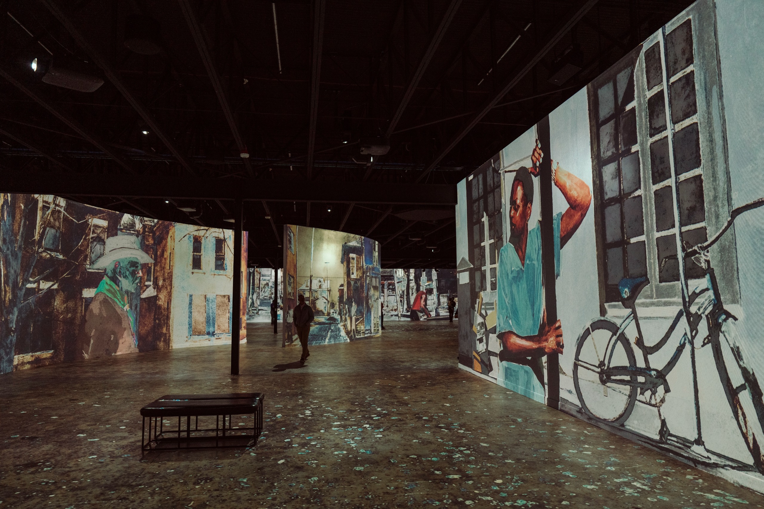 The Museum of Art + Light (MoA+L) needed a display solution with flexible throw distance and aspect ratios, as well as precise brightness and resolution to ensure art-quality viewing at close range.