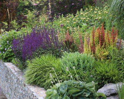 Naturalistic planting design: plants to use and design ideas | Homes ...